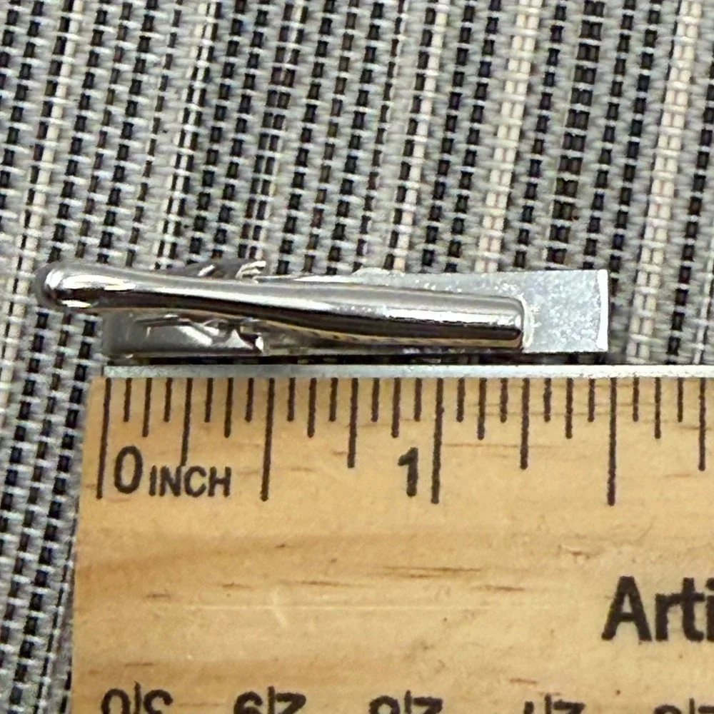 US Air Force Senior Airman Rank Tie Bar Silver Tone Metal Military Wing Clip